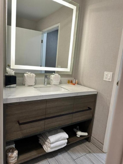 Modesto Hotel - image 8