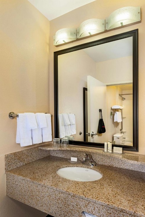 SpringHill Suites by Marriott Modesto - image 27