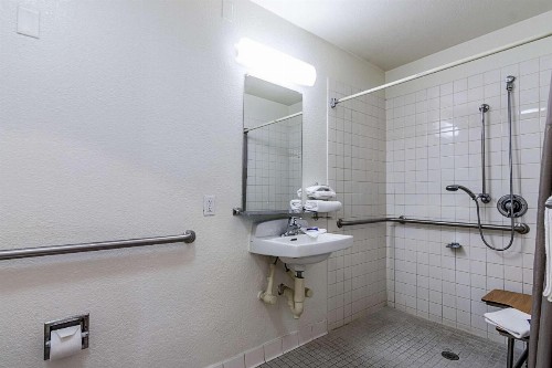 Motel 6-Modesto CA - image 21
