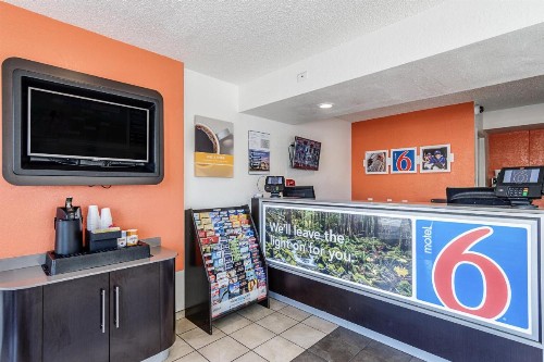 Motel 6-Modesto CA - image 42