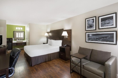 Baymont by Wyndham Modesto Salida - image 3