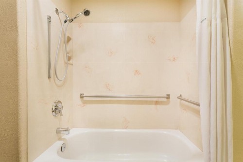 Baymont by Wyndham Modesto Salida - image 5