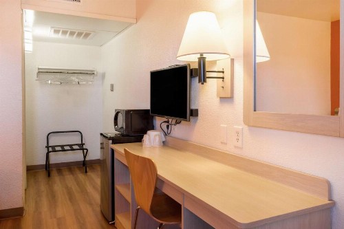 Motel 6-Mojave CA - image 20