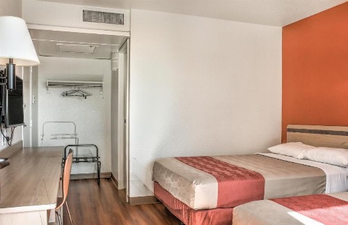 Motel 6-Mojave CA - image 33