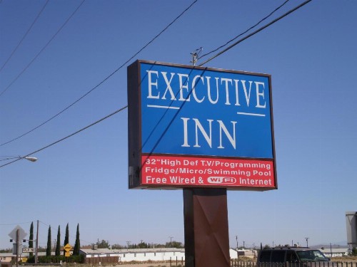 Executive Inn Mojave - image 10