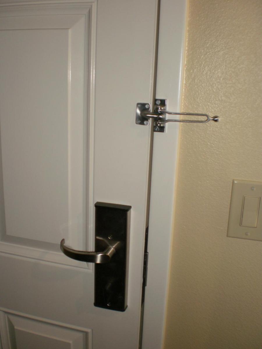 Executive Inn Mojave - image 2