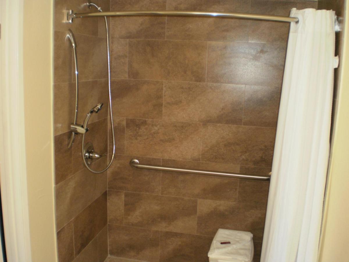 Executive Inn Mojave - image 4