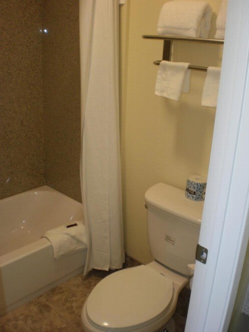 Executive Inn Mojave - image 5