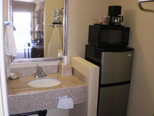Executive Inn Mojave - image 9