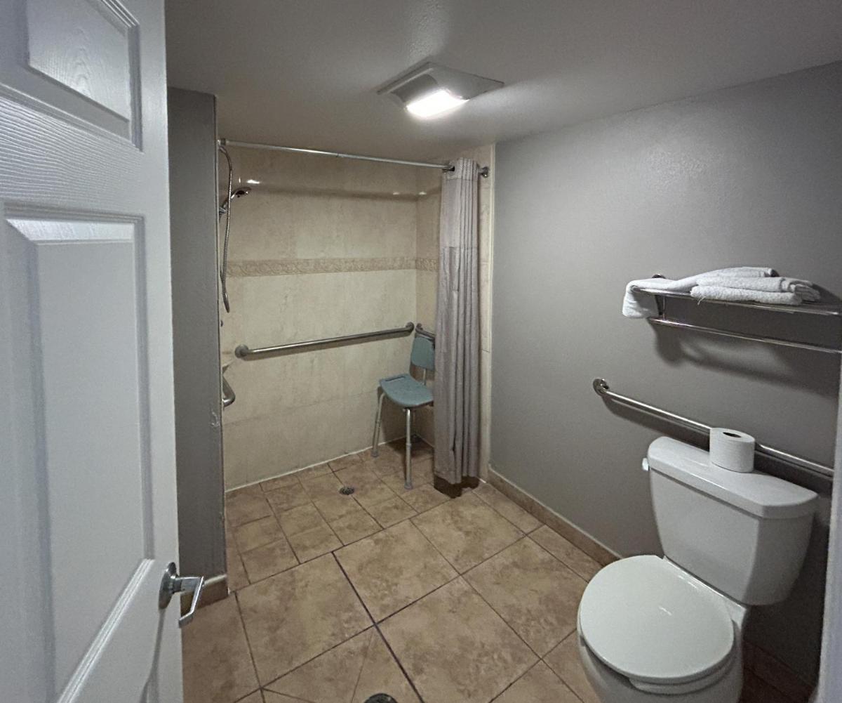 Motel 6-Mojave CA - Airport - image 3
