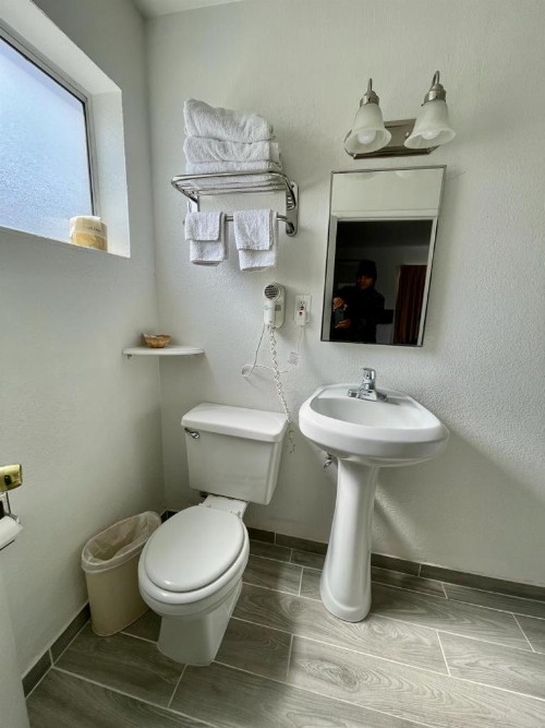 Desert Inn - image 17