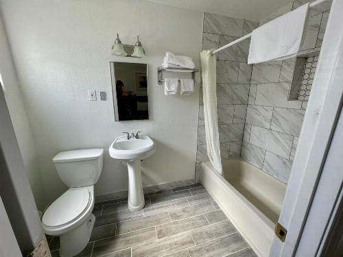 Desert Inn - image 19