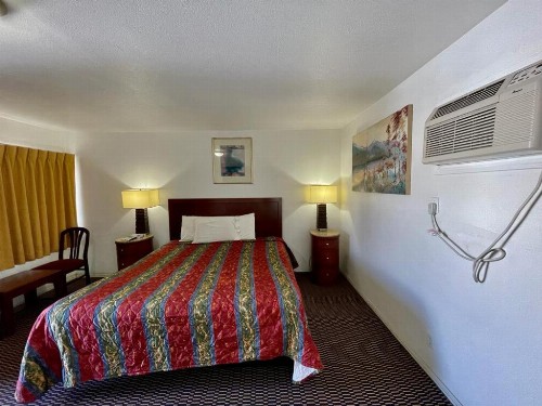 Desert Inn - image 21