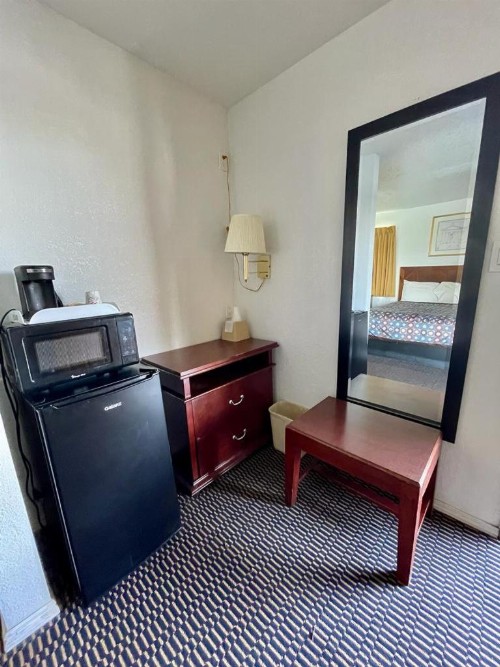 Desert Inn - image 25