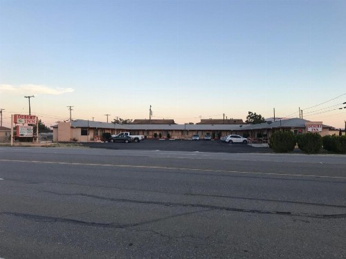 Desert Inn - image 3