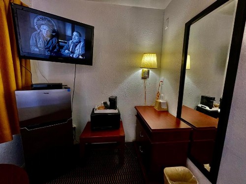 Desert Inn - image 34