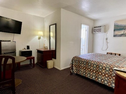 Desert Inn - image 37