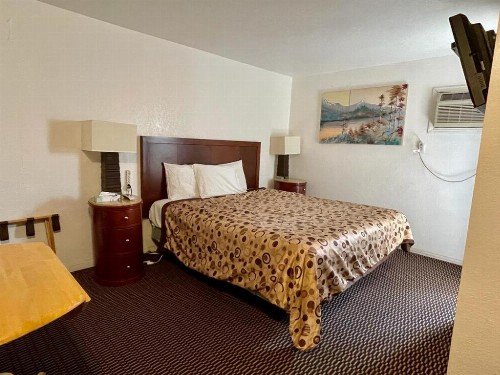 Desert Inn - image 38