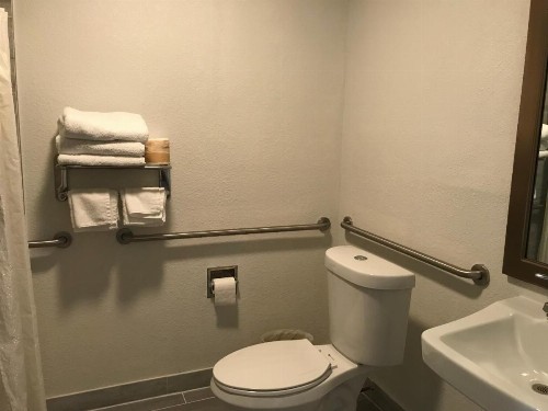 Desert Inn - image 9