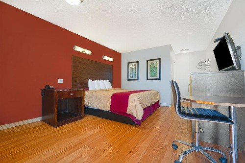 Red Roof Inn Mojave - image 23