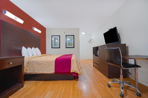 Red Roof Inn Mojave - image 25