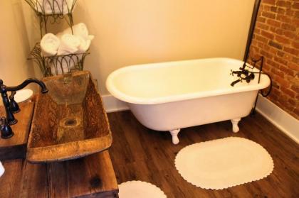 Wild Daisy Farm Bed & Breakfast - image 12