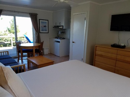 White Sands Motel - image 29