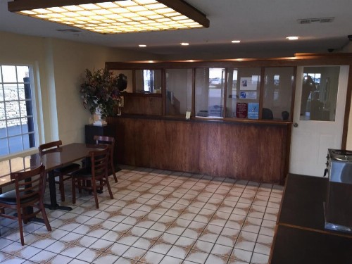Ontario Inn & Suites - image 12