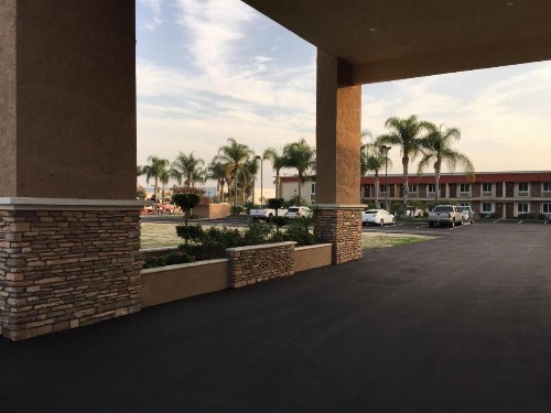 Ontario Inn & Suites - image 16