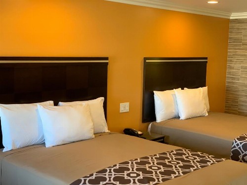Ontario Inn & Suites - image 22
