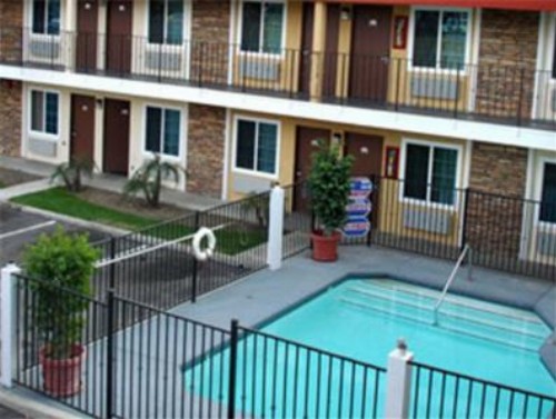 Ontario Inn & Suites - image 8