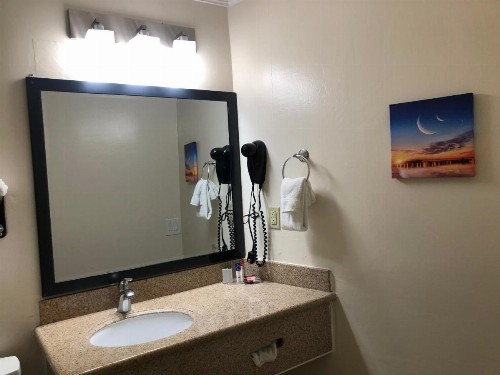 Americas Best Value Presidents Inn Monterey - image 14