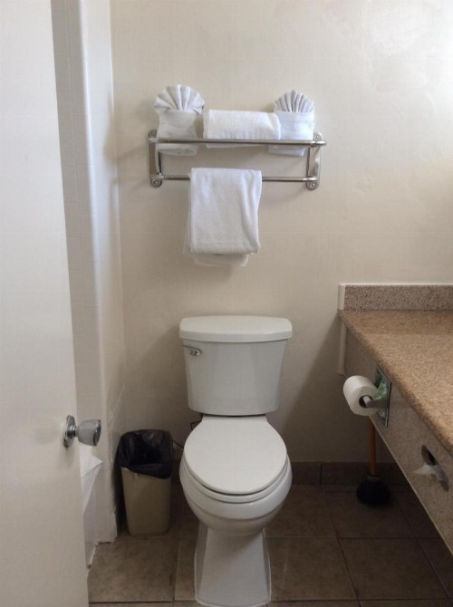 Americas Best Value Presidents Inn Monterey - image 16