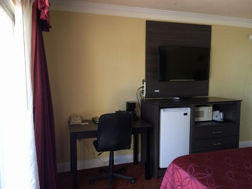 Americas Best Value Presidents Inn Monterey - image 20