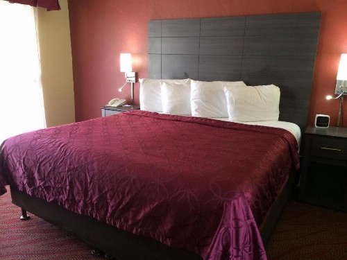 Americas Best Value Presidents Inn Monterey - image 26