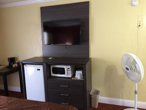 Americas Best Value Presidents Inn Monterey - image 38