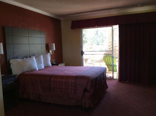 Americas Best Value Presidents Inn Monterey - image 5