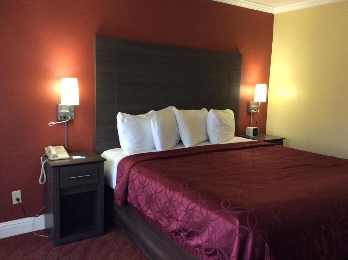 Americas Best Value Presidents Inn Monterey - image 6