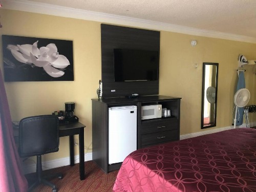 Americas Best Value Presidents Inn Monterey - image 7