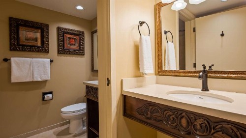 Victorian Inn - image 12