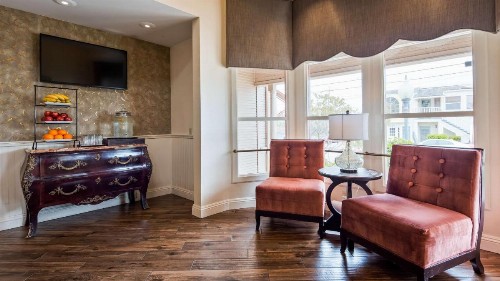 Victorian Inn - image 35