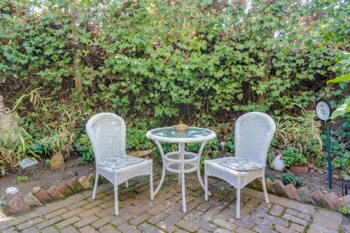 The Jabberwock Bed & Breakfast - image 11