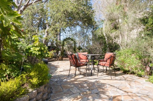 The Jabberwock Bed & Breakfast - image 19
