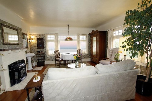 The Jabberwock Bed & Breakfast - image 27