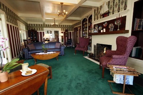 The Jabberwock Bed & Breakfast - image 9