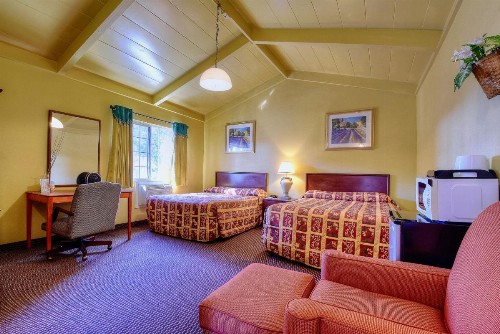 Bayside Inn - image 11