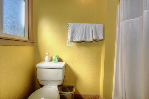 Bayside Inn - image 14