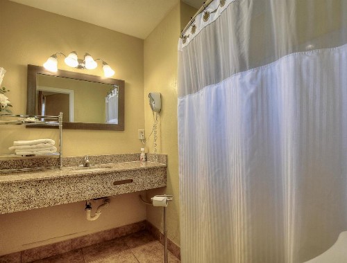 Bayside Inn - image 21