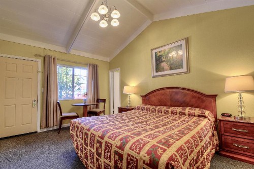 Bayside Inn - image 23