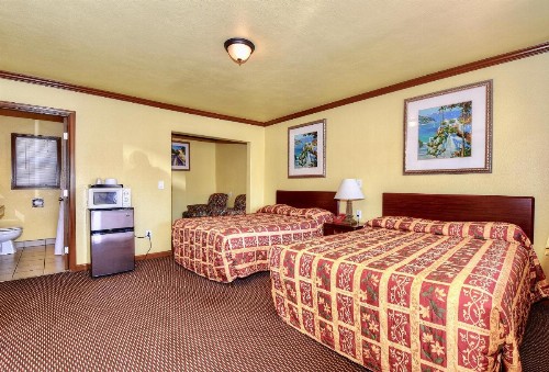 Bayside Inn - image 32